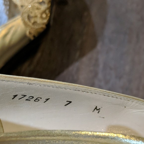 STUART WEITZMAN Gold Sheer Mesh Embroidered Pumps - Picture 8 of 8